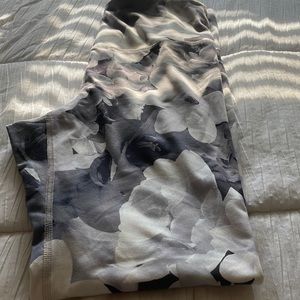 Old Navy legging, worn once. Woman’s large.